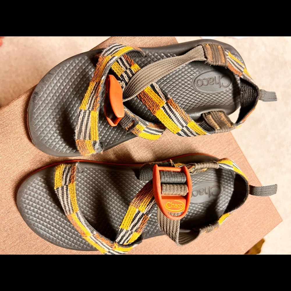Chaco kids size 3.
